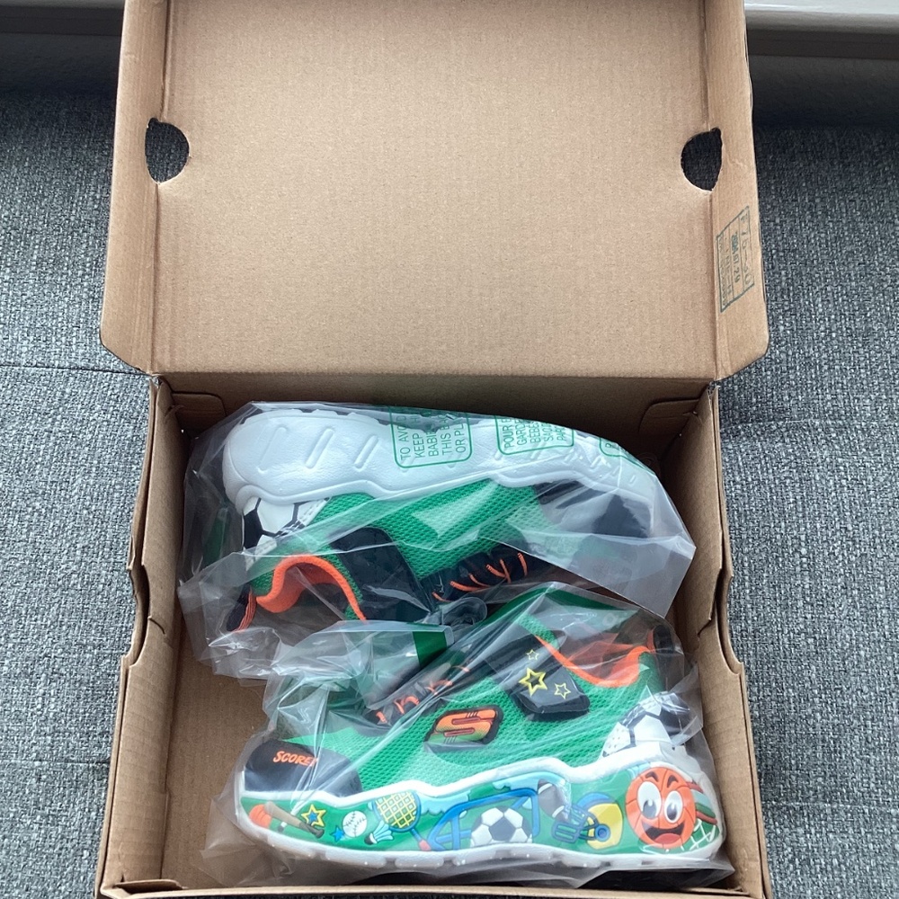 SKECHERS Kids' Play Scene Sneaker (Walker & Toddler), size 7 - Picture 6 of 12